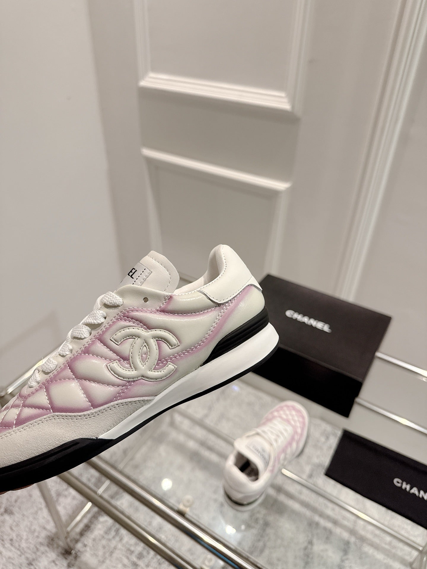 CASUAL SNEAKER IN WHITE AND PURPLE CALFSKIN