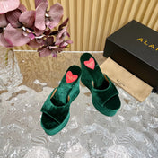 ALAIA PLATFORM WEDGE IN GREEN FOREST VELVET WITH HEART EMBROIDERED