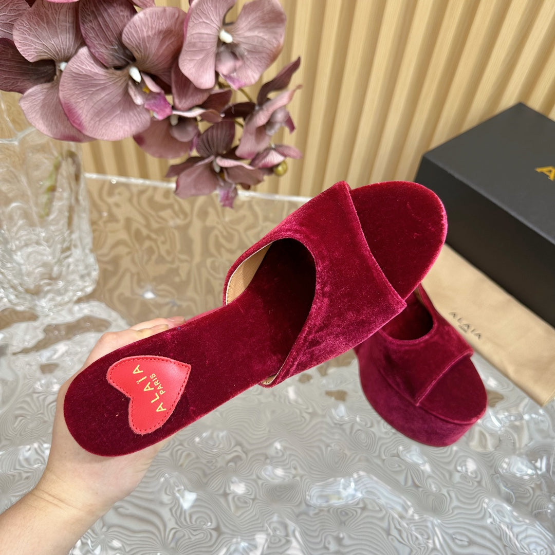 ALAIA PLATFORM WEDGE IN JAM PURPLE VELVET WITH HEART EMBROIDERED