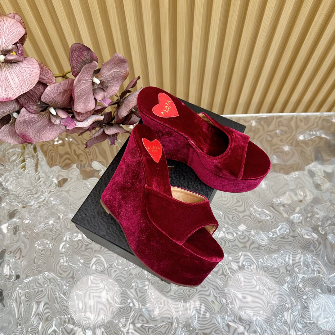ALAIA PLATFORM WEDGE IN JAM PURPLE VELVET WITH HEART EMBROIDERED