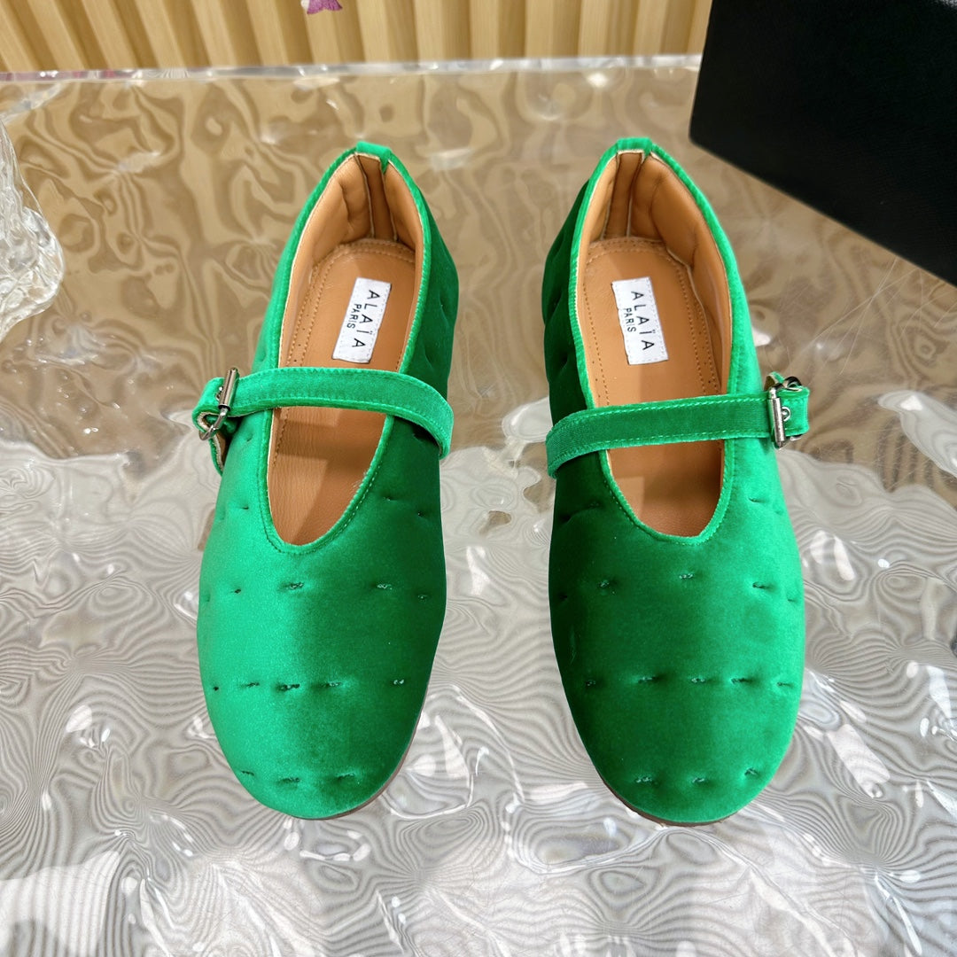 ALAIA BALLET FLATS IN EMERALD GREEN VELVET
