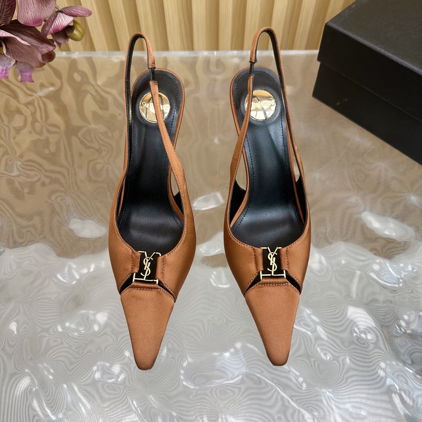 BABYLONE SLINGBACK PUMPS IN RUSTIC ORANGE SILK GOLD LOGO