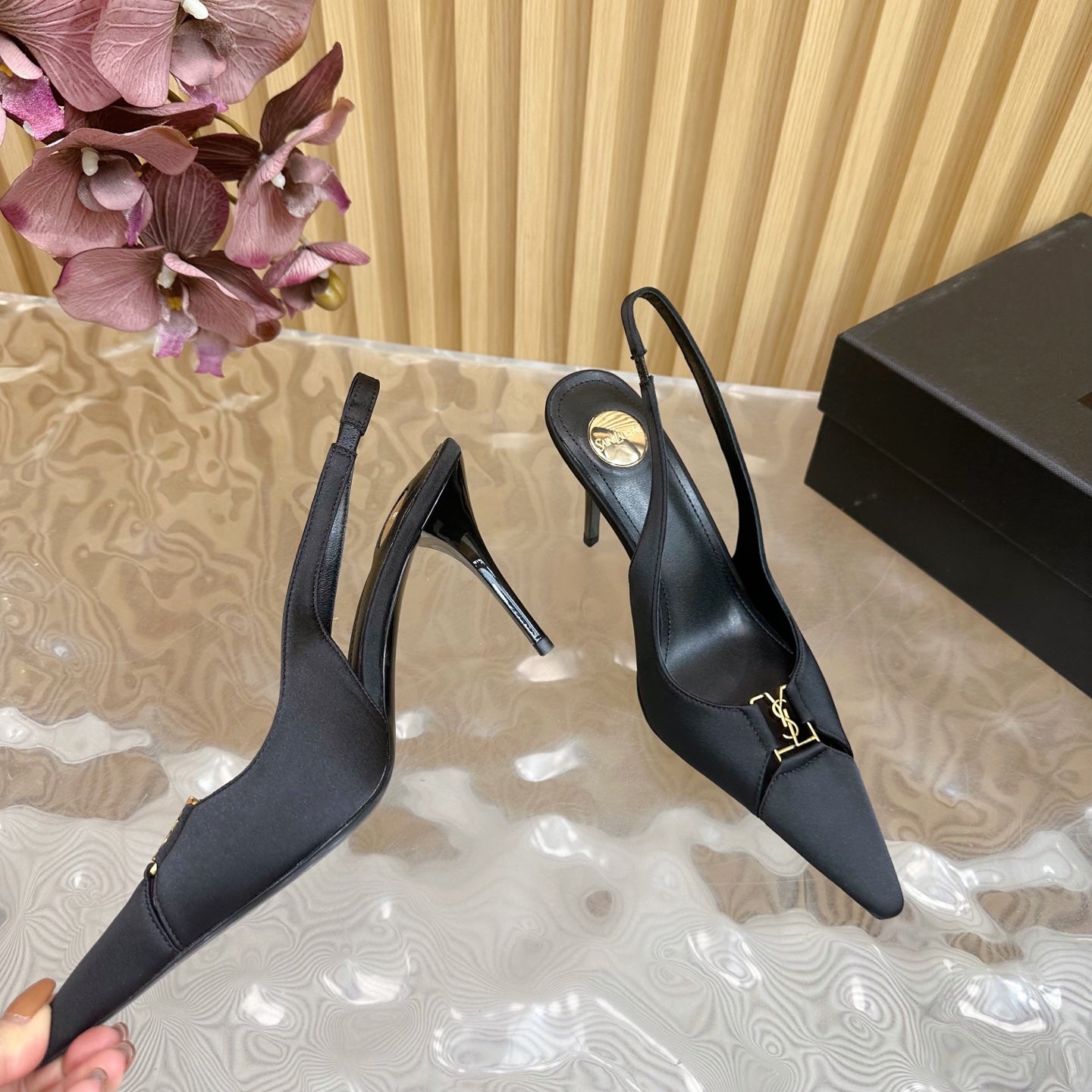 BABYLONE SLINGBACK PUMPS IN BLACK SILK