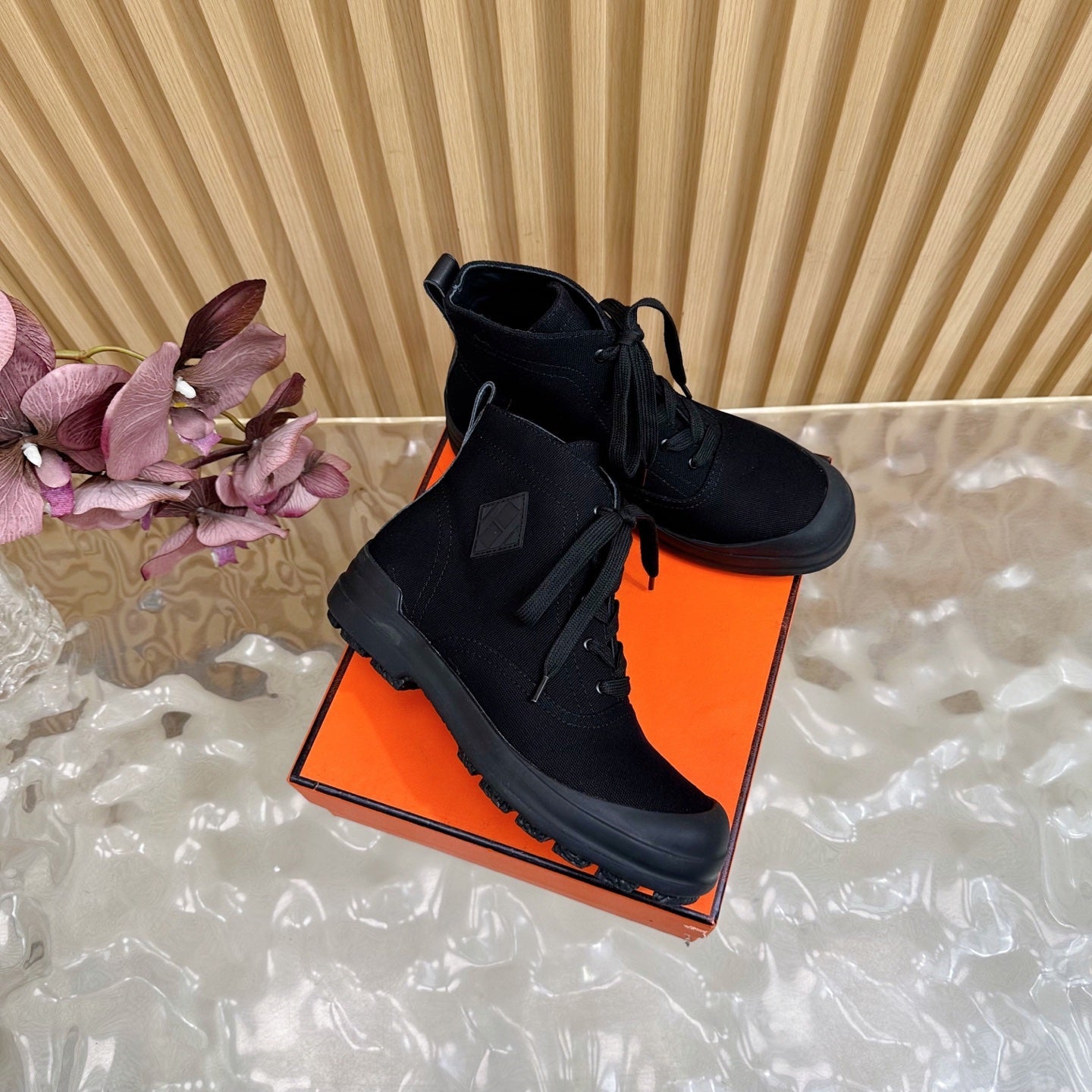 HM 25S KOOLER ANKLE BOOTS IN BLACK CANVAS