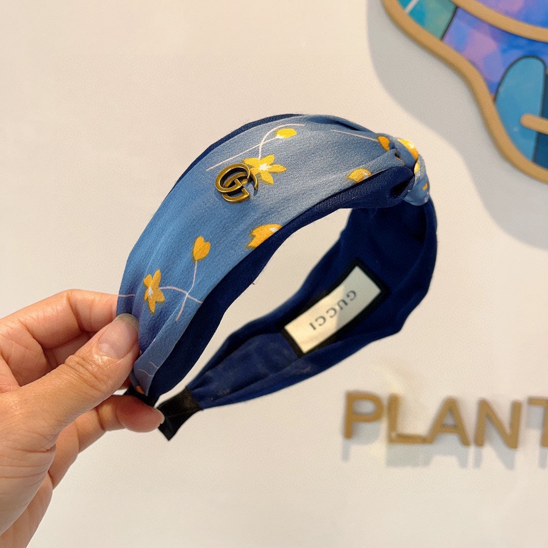 HAIRBAND WITH FLOWER PRINT IN CORNFLOWER BLUE SILK 398862