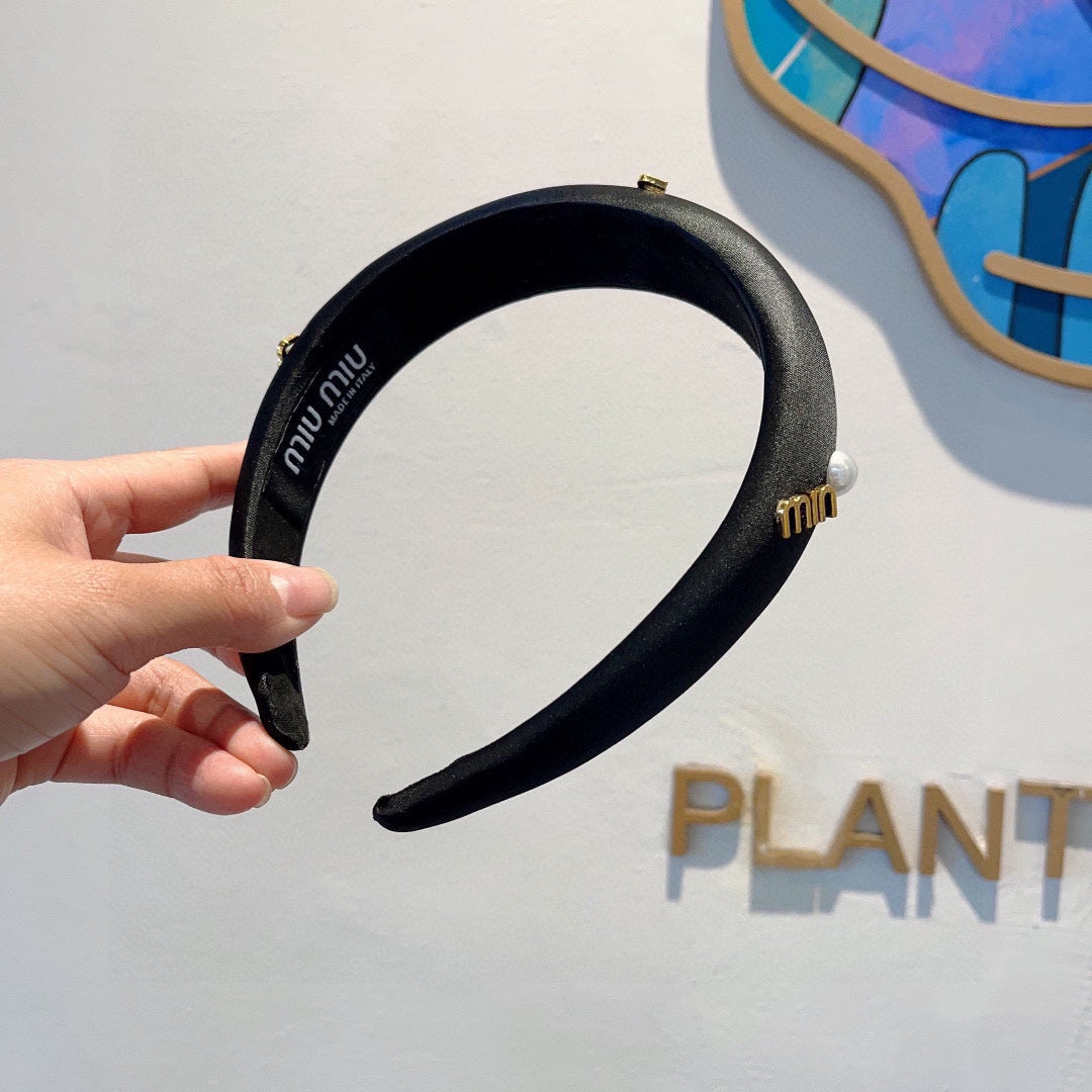 THICK HEADBAND ATTACHED PEARL IN BLACK SILK 429311