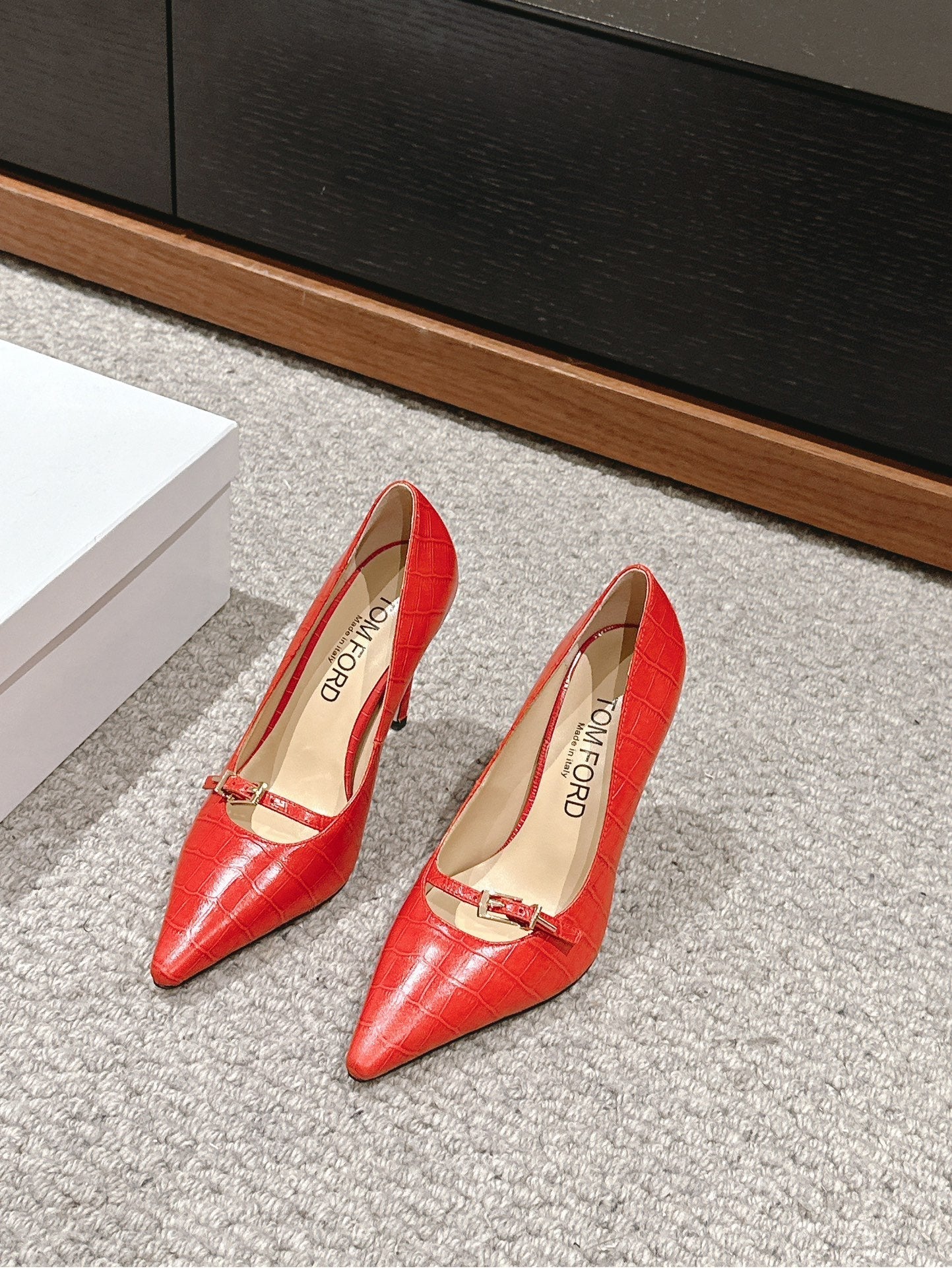 HIGH HEEL 10 CM IN CHERRY RED CROCODILE LEATHER