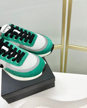 SNEAKER IN JADE GREEN SUEDE AND GREY BREATHABLE MESH