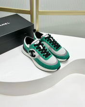 SNEAKER IN JADE GREEN SUEDE AND GREY BREATHABLE MESH