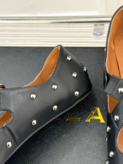 CROSSED STRAP BALLET FLATS IN BLACK CALFSKIN