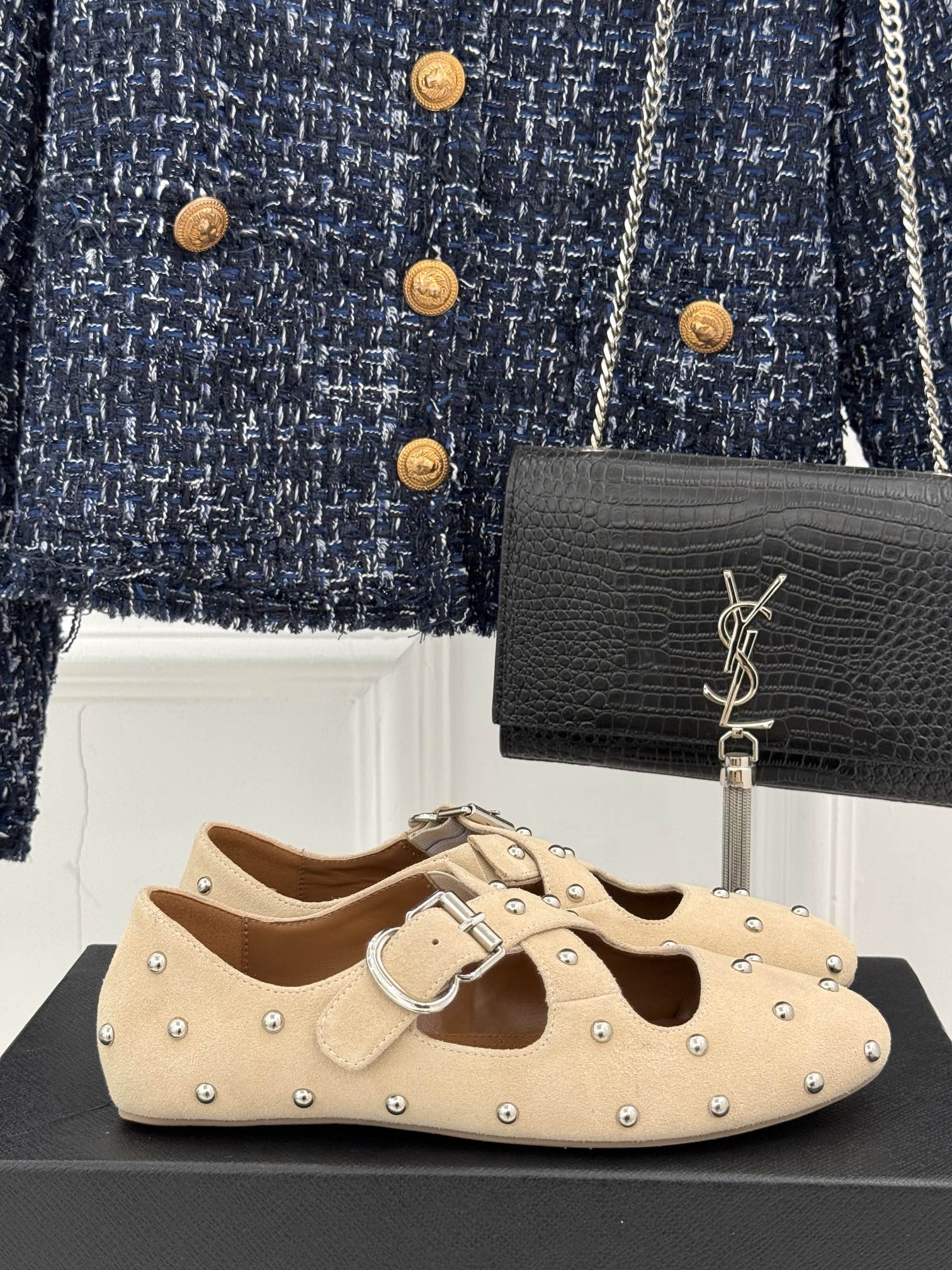 CROSSED STRAP BALLET FLATS IN TUSCAN BEIGE SUEDE