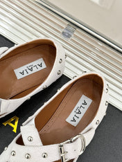 CROSSED STRAP BALLET FLATS IN WHITE SUEDE