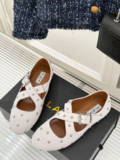 CROSSED STRAP BALLET FLATS IN WHITE SUEDE