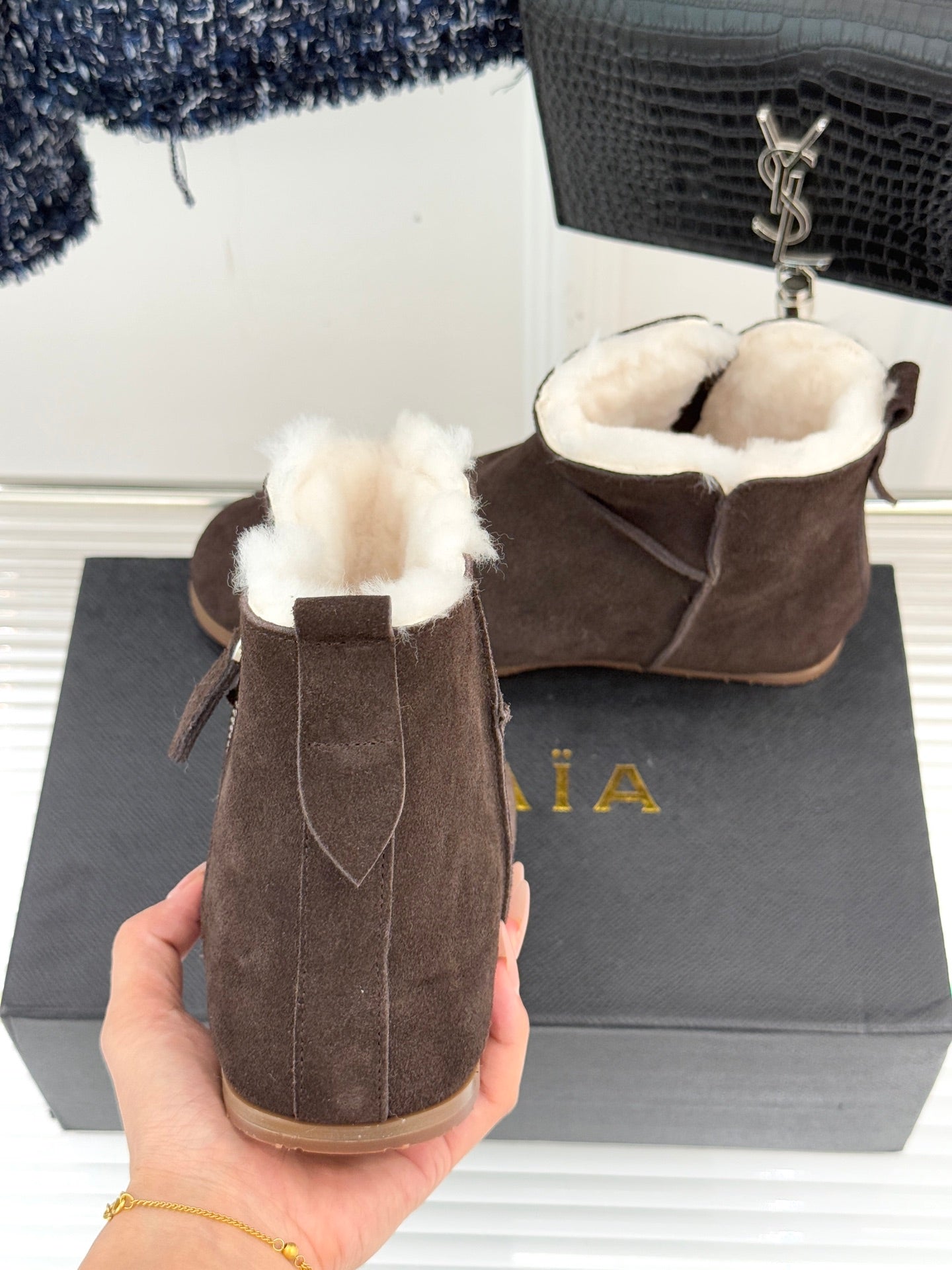 ALAIA 26S SNOW BOOTS IN DARK BROWN SUEDE AND WOOL