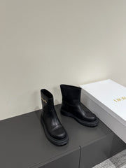 D-TOWN ANKLE BOOTS IN BLACK CALFSKIN