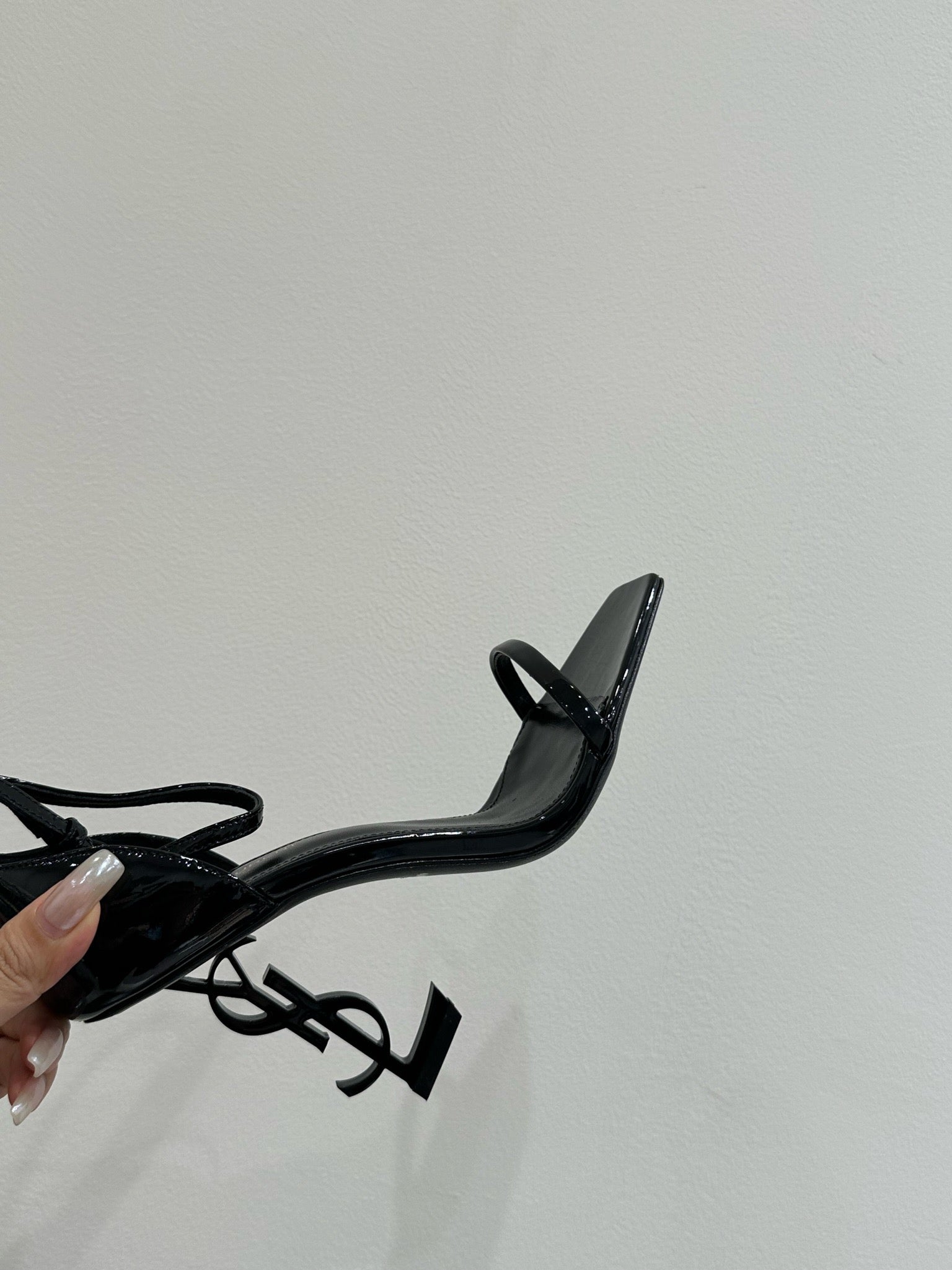 YSL HEELED SANDALS 25S 105 MM IN BLACK GLOSSY LAMBSKIN