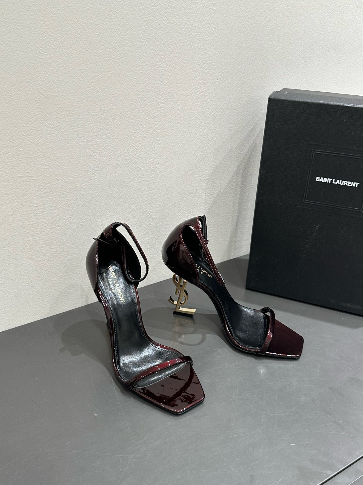 YSL HEELED SANDALS 25S 105 MM IN DARK RED GLOSSY LAMBSKIN