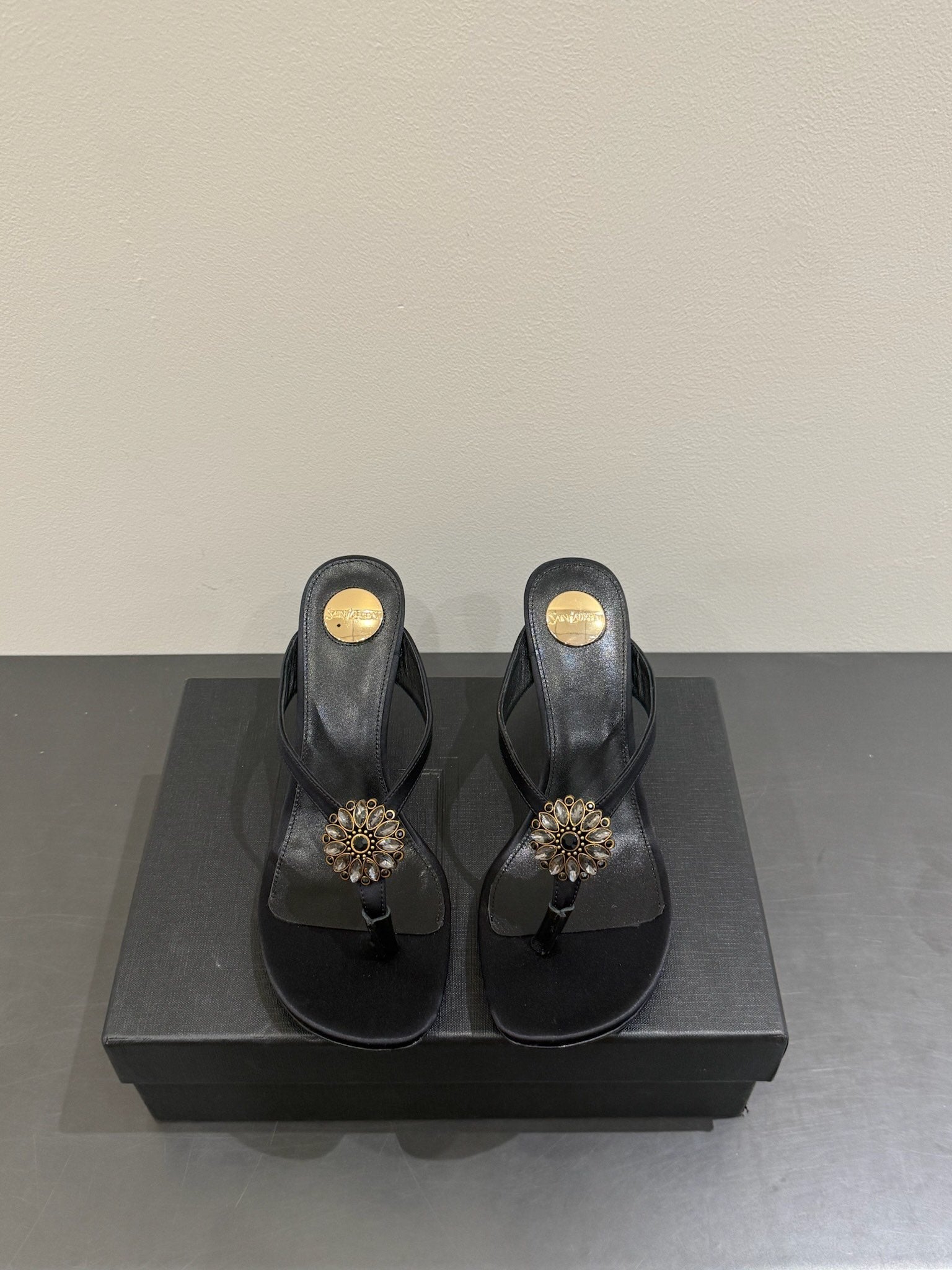 YSL HEELED THONG SANDALS 25S IN BLACK SATIN WITH CRYSTAL