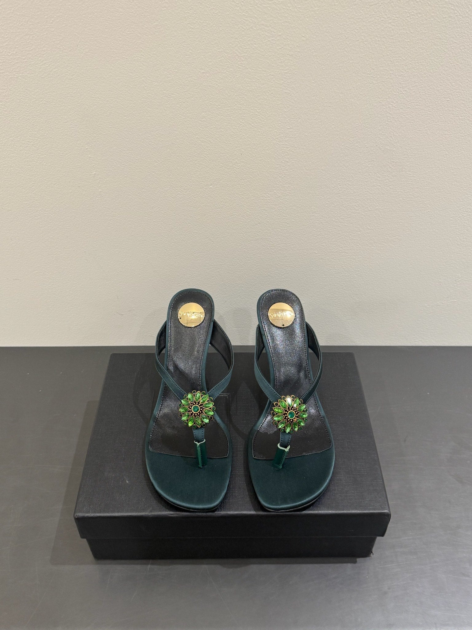 YSL HEELED THONG SANDALS 25S IN DARK ARMY GREEN SATIN WITH CRYSTAL