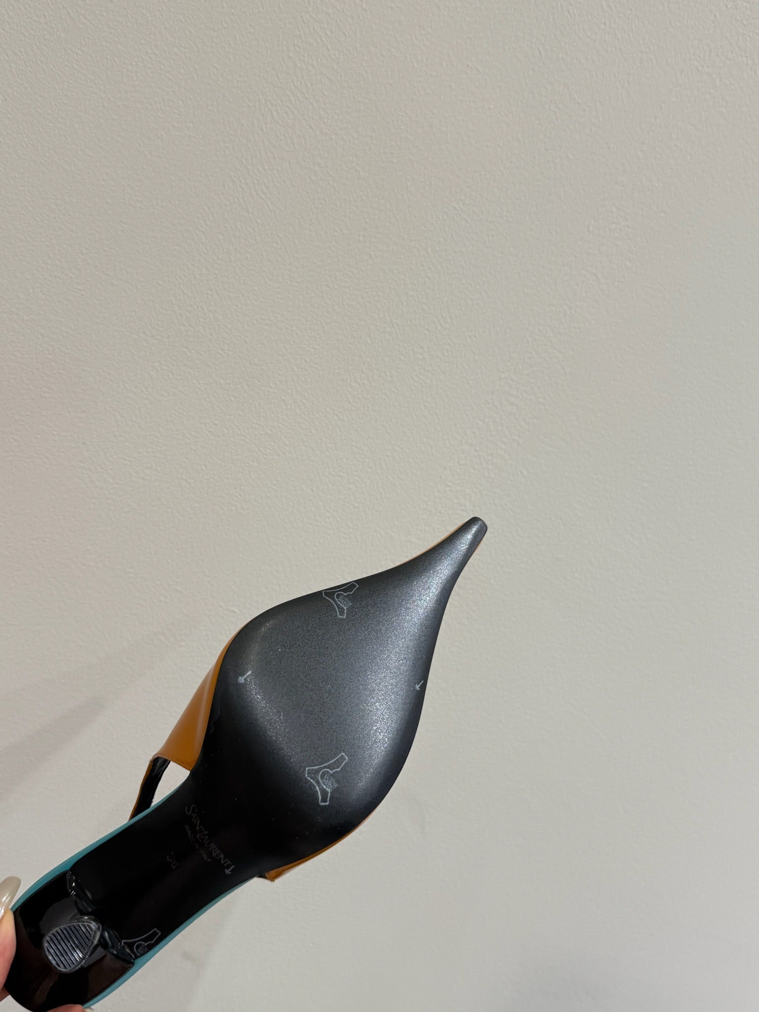 YSL HIGH SLINGBACK 25S IN ENERGY ORANGE GLOSSY LAMBSKIN