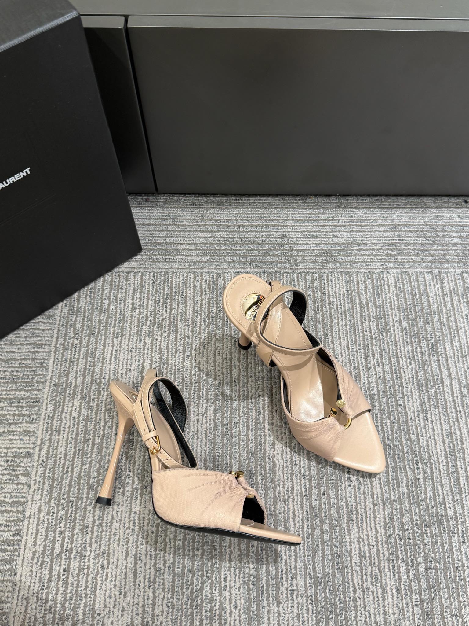 YSL HEELED SANDALS 25S 100 MM IN BEIGE LAMBSKIN