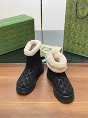 GG SNOW BOOTS IN BLACK EMBOSSED SUEDE AND BEIGE WOOL LINING