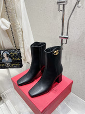 VLOGO SIGNATURE WHITE CALFSKIN ANKLE BOOT 75 MM