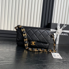 MEDIUM FLAP BAG 26 IN BLACK CALFSKIN GOLD DOUBLE C THICK CHAIN