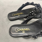 THONG SLIPPERS CAMELLIA IN BLACK SOFT LEATHER