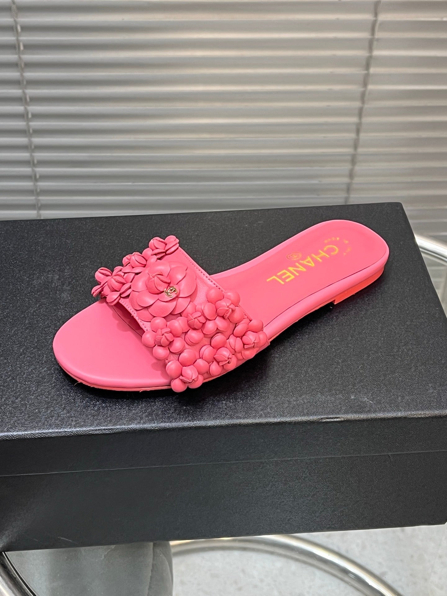 SLIPPERS CAMELLIA IN PINK CALFSKIN