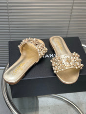 SLIPPERS CAMELLIA IN GOLD PANTENT CALFSKIN