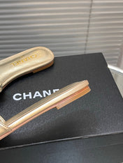 SLIPPERS CAMELLIA IN GOLD PANTENT CALFSKIN