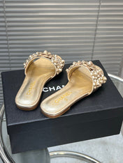 SLIPPERS CAMELLIA IN GOLD PANTENT CALFSKIN