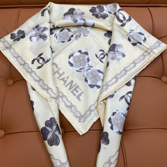 CHANEL 25S SCARF 90 IN SILK 703655