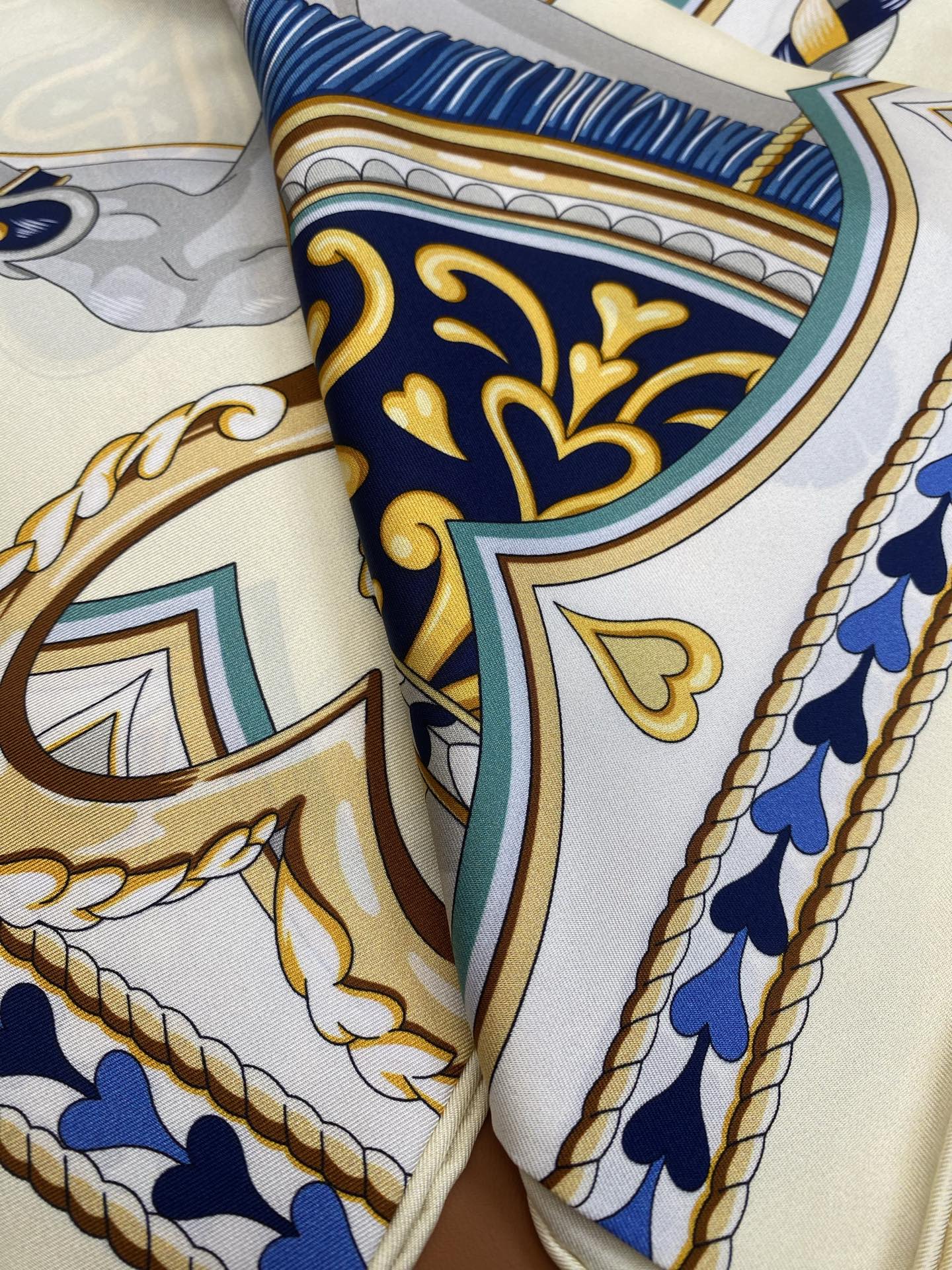 HERMES 25S SCARF 90 IN SILK 709686