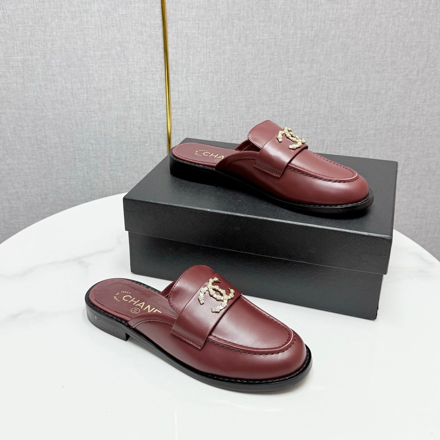 CC FLAT MULE 25S IN DARK RED CALFSKIN STYLE 10