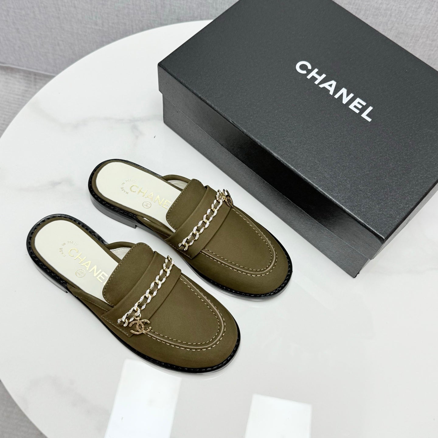 CC FLAT MULE 25S IN OLIVE BROWN CALFSKIN STYLE 3