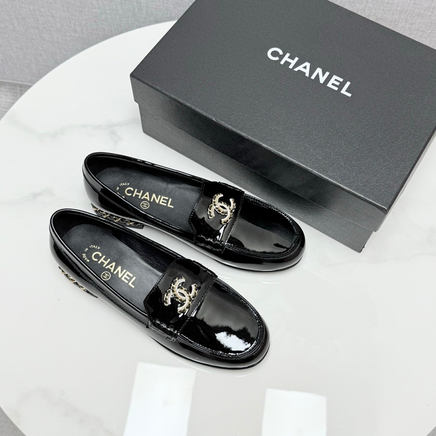 CC LOAFER 25S IN BLACK GLOSSY LEATHER WITH GOLD HARDWARE