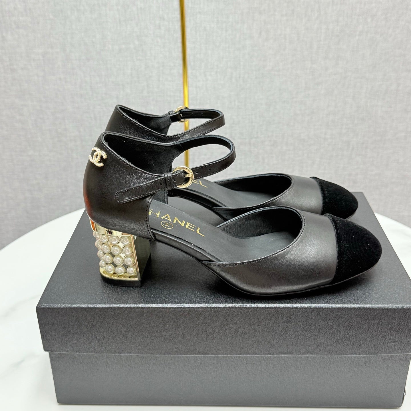 CC MARY JANE HEELS 25S IN BLACK LAMBSKIN AND SUEDE WITH PEARL HEEL STYLE 5