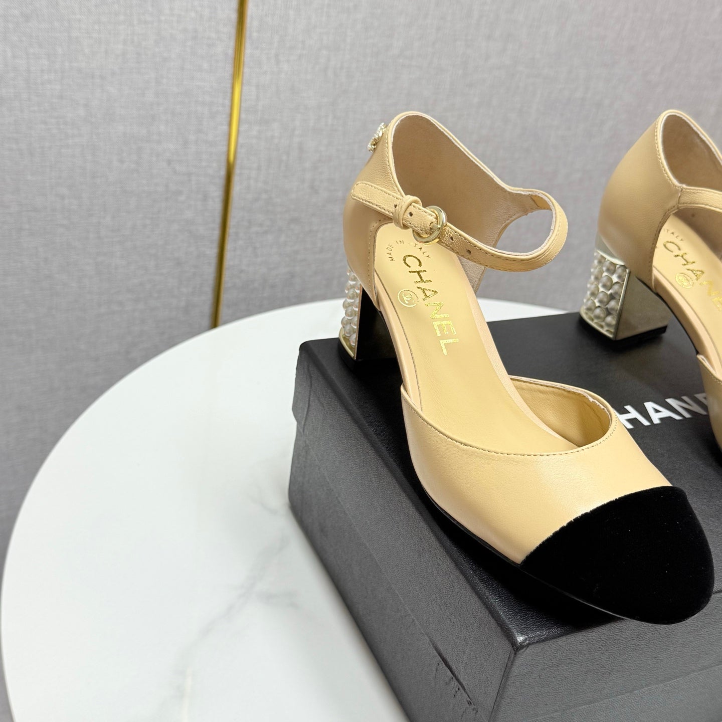 CC MARY JANE HEELS 25S IN BEIGE LAMBSKIN AND SUEDE WITH PEARL HEEL STYLE 6