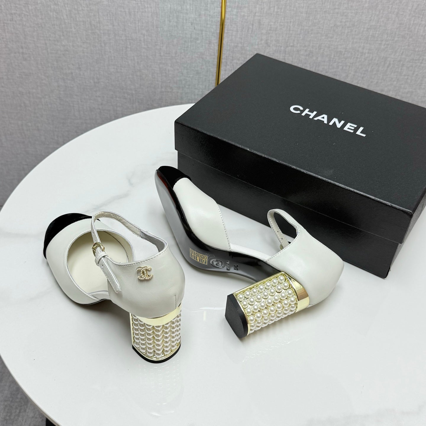 CC MARY JANE HEELS 25S IN WHITE LAMBSKIN AND BLACK SUEDE WITH PEARL HEEL STYLE 4