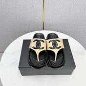 CHANEL 26S CC THONG SLIDES IN BEIGE AND BLACK LAMBSKIN