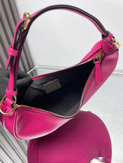 FENDIGRAPHY MEDIUM 29 IN BRIGHT PINK SMOOTH LAMBSKIN GOLD HARDWARE