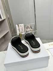 CD DWAY PLATFORM SLIDE IN BLACK AND WHITE COTTON EMBOSSED LOGO