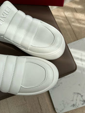 PUFFY LEATHER LOW TOP SNEAKERS IN WHITE LAMBSKIN