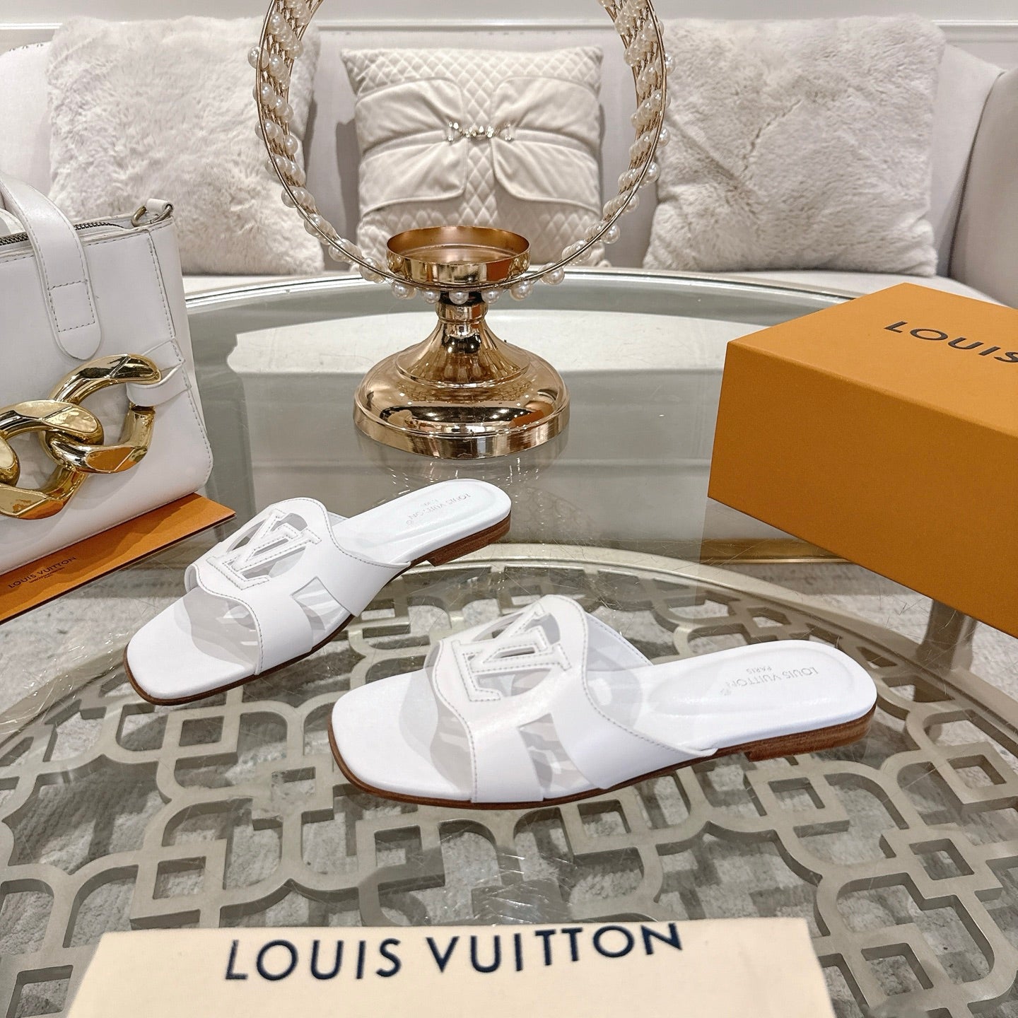 ISOLA FLAT SLIDE IN WHITE CALFSKIN