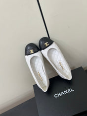 CC BALLET FLAT 25SS IN WHITE MIX BLACK LAMBSKIN WITH GOLD HARDWARE