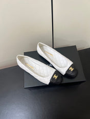 CC BALLET FLAT 25SS IN WHITE MIX BLACK LAMBSKIN WITH GOLD HARDWARE