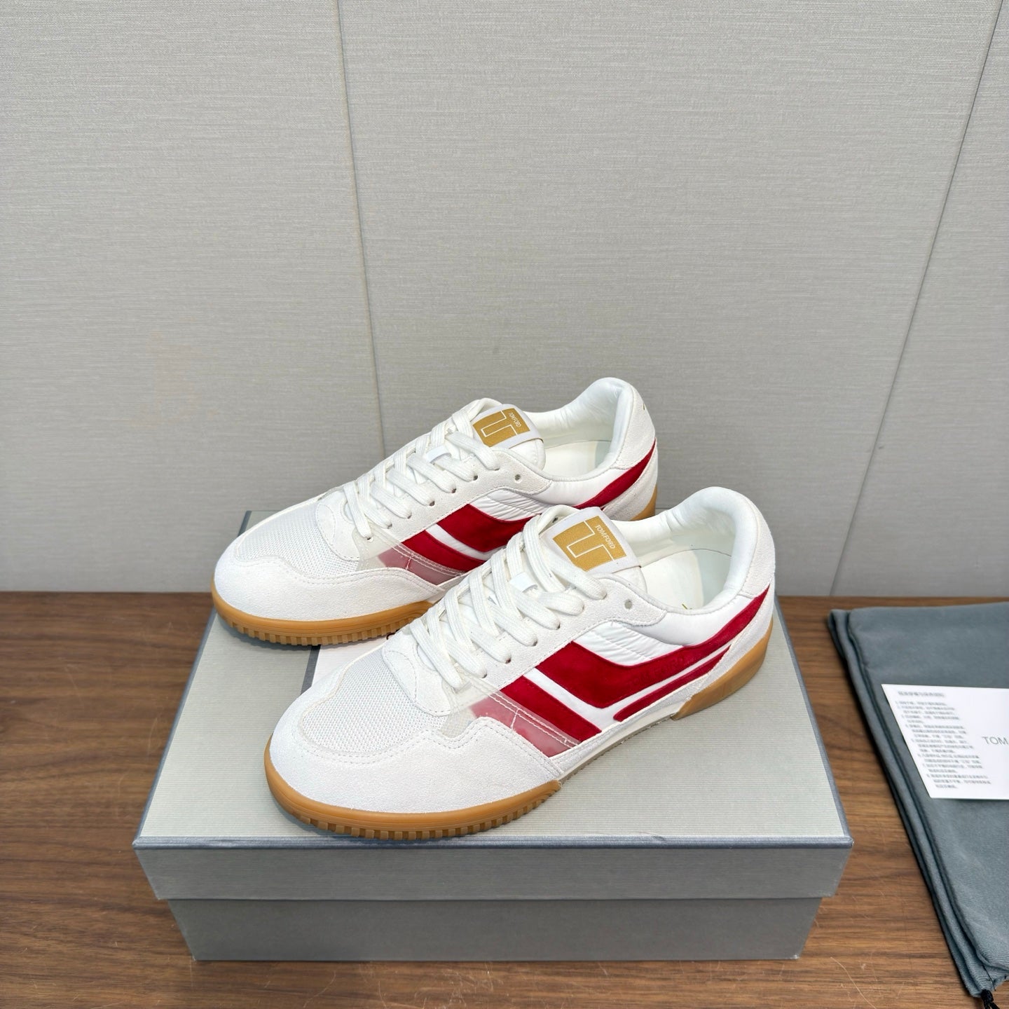 TOM FORD 26S JACKSON SNEAKERS IN WHITE AND RED SUEDE