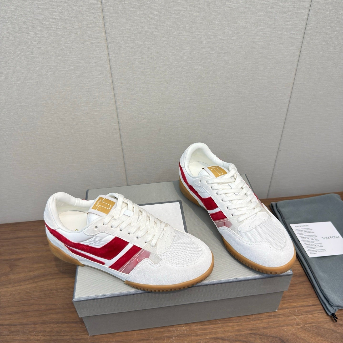 TOM FORD 26S JACKSON SNEAKERS IN WHITE AND RED SUEDE